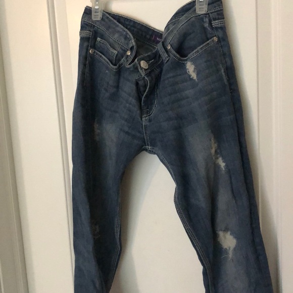 Distressed jeans - Picture 2 of 4